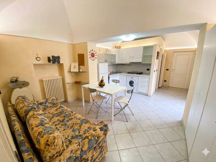 Appartamento bilocale in vendita in Piazza La Pietra, Centro, Pietra Ligure
