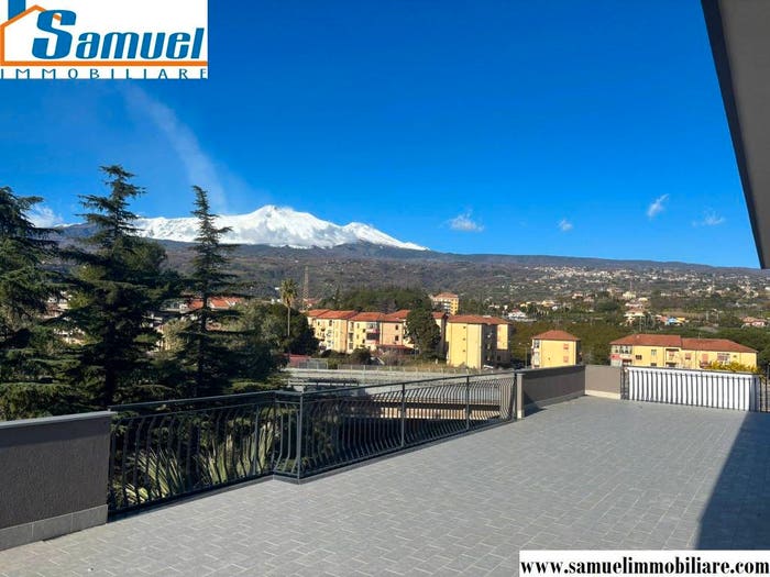Appartamento con 5 locali in vendita in Via Silvio Pellico, Centro, Giarre