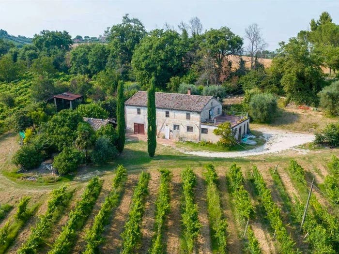 Casa con 6 locali in vendita in Monte Roberto