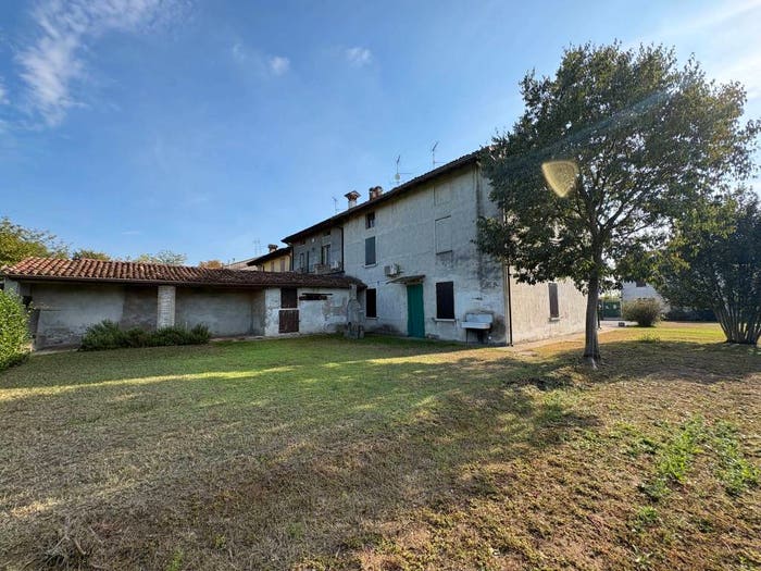 Casa con 6 locali in vendita in Via Osse, Ostiano