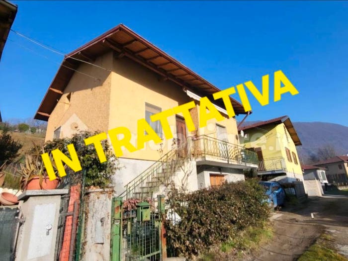 Casa trilocale in vendita in Vicolo Trento, Laveno, LavenoMombello