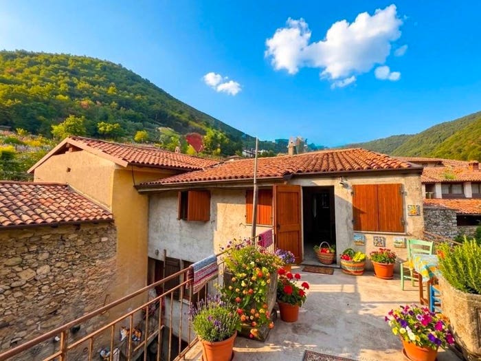 Casa con 5 locali in vendita in Via Colognola, Colognola, Viadanica