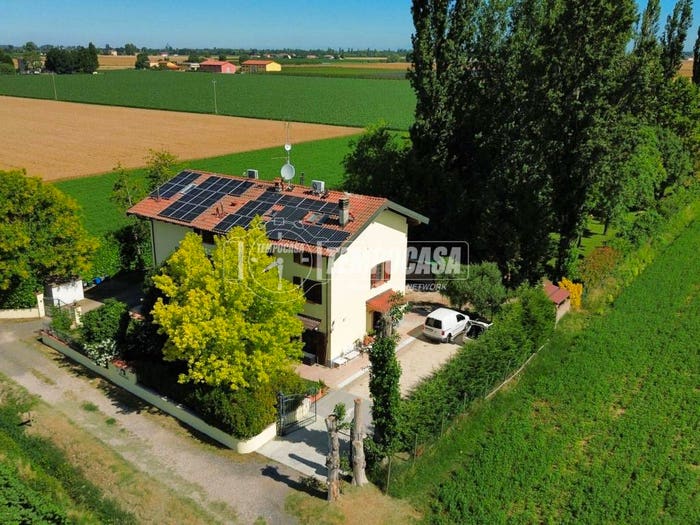 Casa con 5 locali in vendita in Via degli Orsi B, Crevalcore