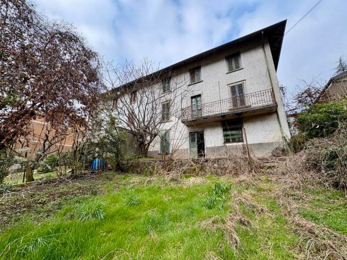 Casa trilocale in vendita in V Molini, Centro, Cene