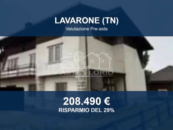 Casa con 6 locali in vendita in Viale Dolomiti, Chiesa, Lavarone