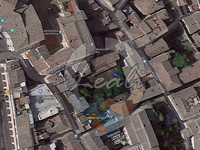 Casa con 6 locali in vendita in VIA GARIBALDI, Centro, Fermo