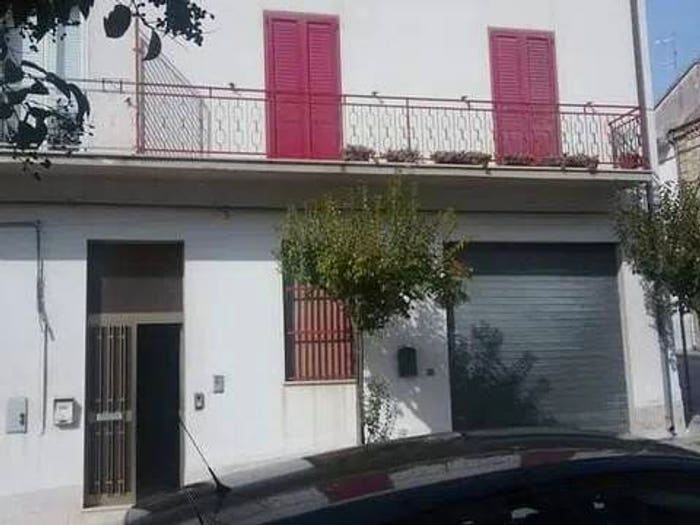 Casa con 6 locali in vendita in Viale Beato Angelo, Centro, Furci