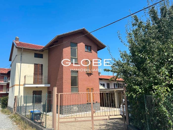 Casa con 6 locali in vendita in Via Alessandro Manzoni, Centro, Ciriè