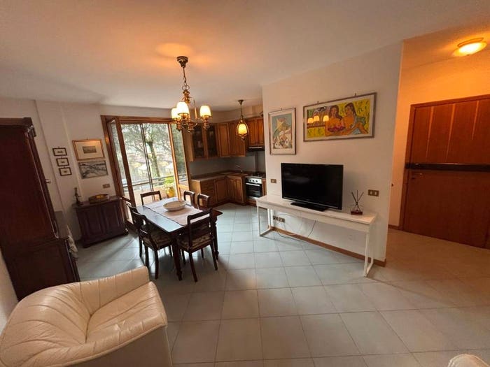 Appartamento quadrilocale in vendita in Via Magliano, Marina di Massa Centro, Massa