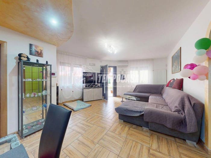 Casa quadrilocale in vendita in Via Giosuè Carducci, Aradeo