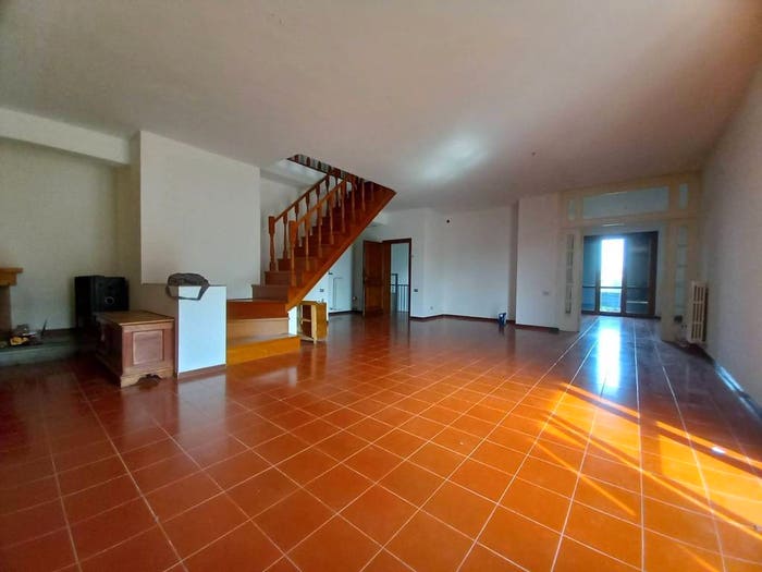 Casa con 6 locali in vendita in Viale della Rimembranza, Centro, Ponsacco