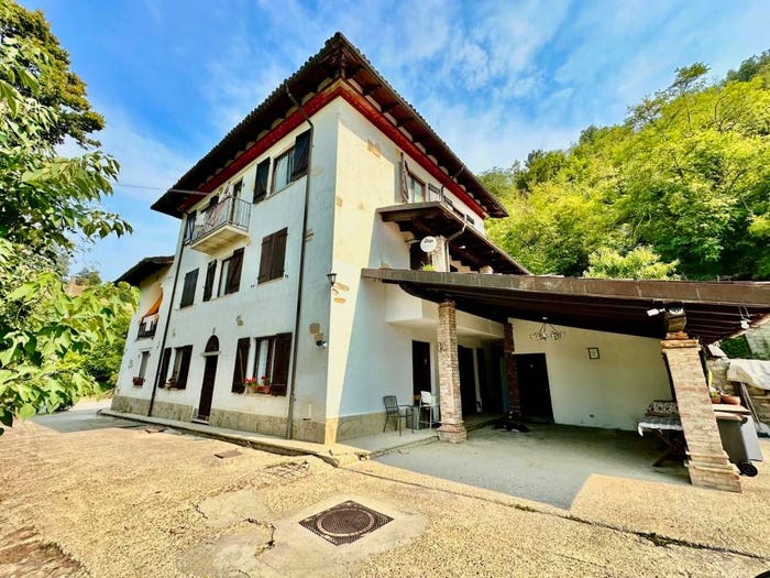 Casa con 6 locali in vendita in Via Alessandria, Centro, Acqui Terme