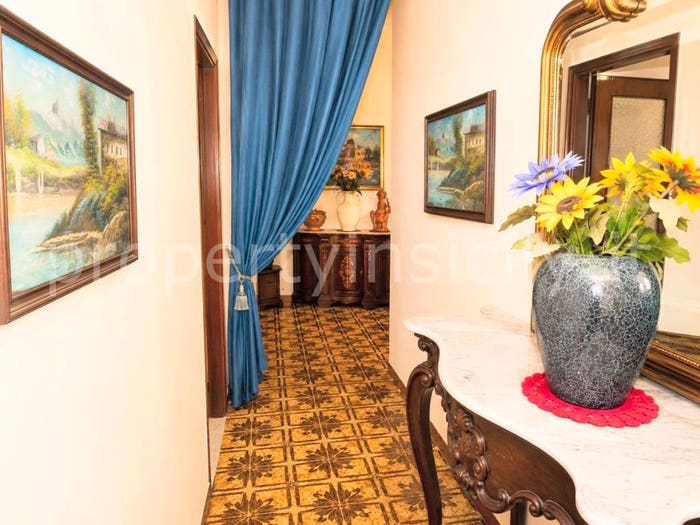 Appartamento con 6 locali in vendita in Via Re Martino d'Aragona, Cassibile, Siracusa