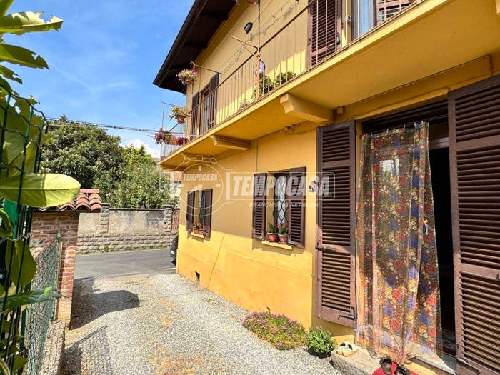 Casa quadrilocale in vendita in Strada Barazzetto Vandorno, Vandorno Piazzo Cossila, Biella