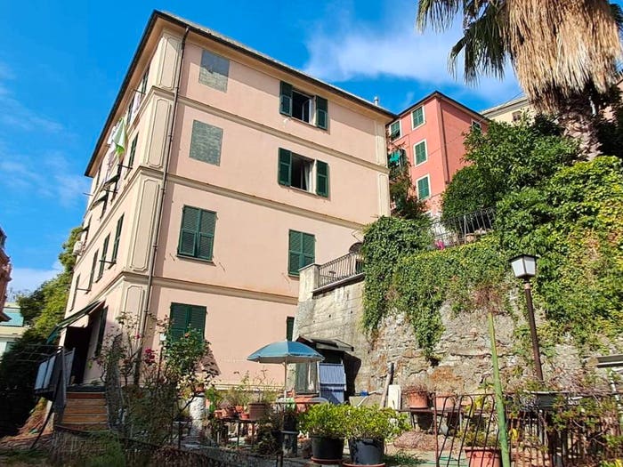Appartamento trilocale in vendita in Via dei Giardini, Marassi, Genova