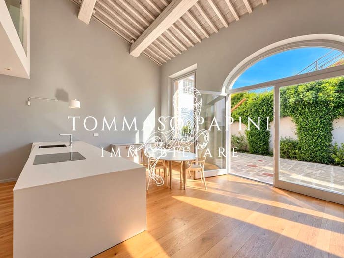 Casa con 6 locali in vendita in Viale Lorenzo Magalotti, Due Strade San Gaggio, Firenze