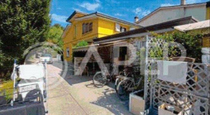 Casa con 6 locali in vendita in Via Andrea Mantegna, Centro, Carmignano di Brenta