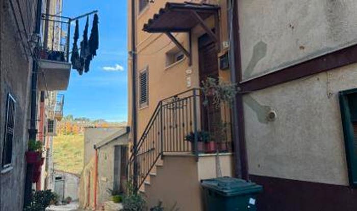 Appartamento con 6 locali in vendita in Cortile Poma, Corleone