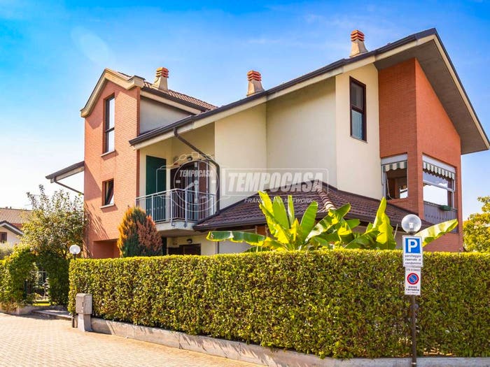Appartamento con 5 locali in vendita in Via Mazzè, Centro, Chivasso