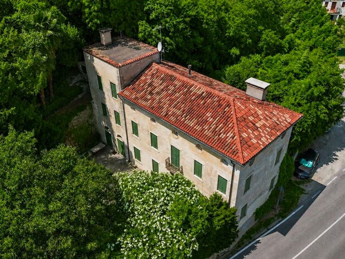 Casa con 6 locali in vendita in Bassano del Grappa
