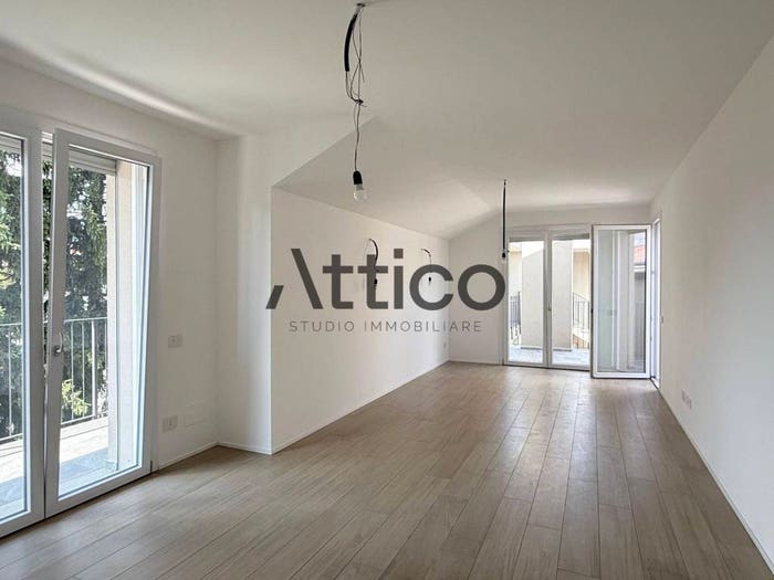 Appartamento trilocale in vendita in Piazza Roma, Centro, Mariano Comense