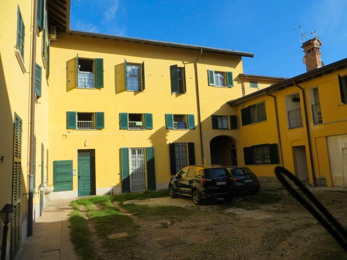 Appartamento trilocale in vendita in Piazza Pozzobonelli, Centro, Arluno