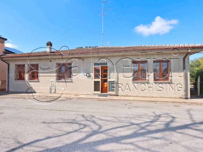 Casa con 6 locali in vendita in Via Piero Gobetti, Medelana, Ostellato