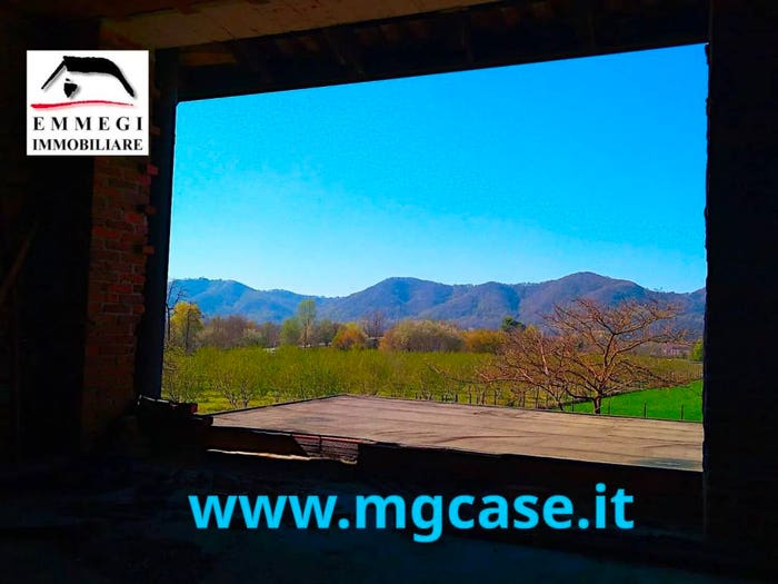 Casa con 6 locali in vendita in Partigiani, Prato Sesia