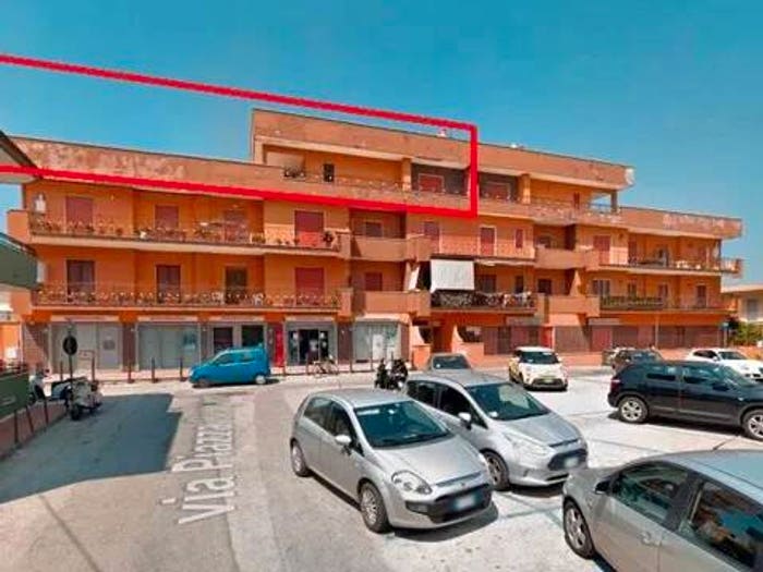 Appartamento quadrilocale in vendita in Piazza Bergamo No Number, Mondragone