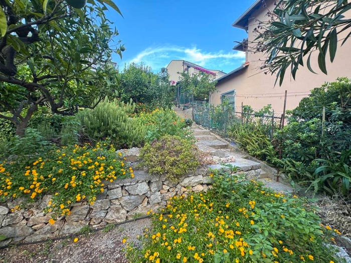 Casa con 6 locali in vendita in Via Villaggio del Sole, Borgio, Borgio Verezzi