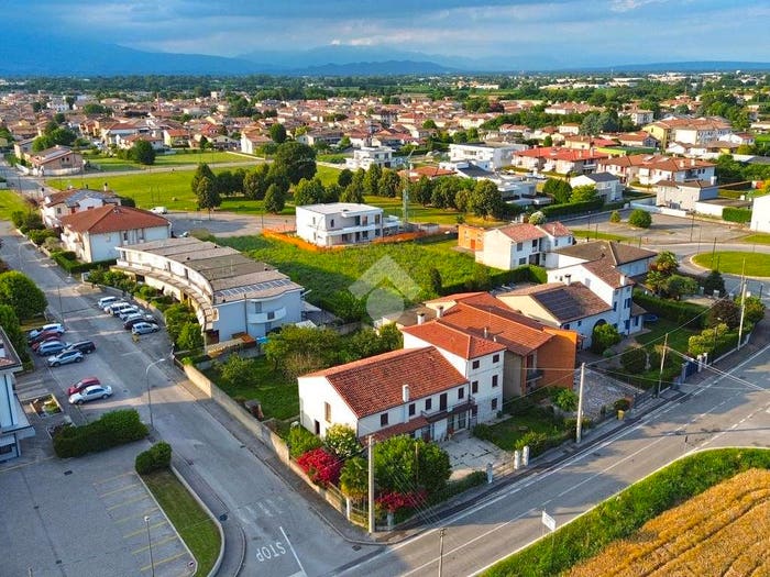 Casa con 6 locali in vendita in Centro, Tombolo