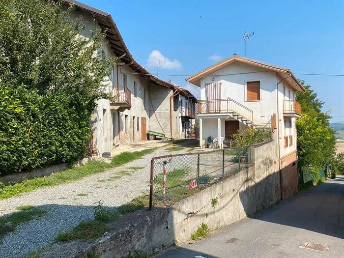 Casa con 6 locali in vendita in VIA MILANI, Centro, Tonco