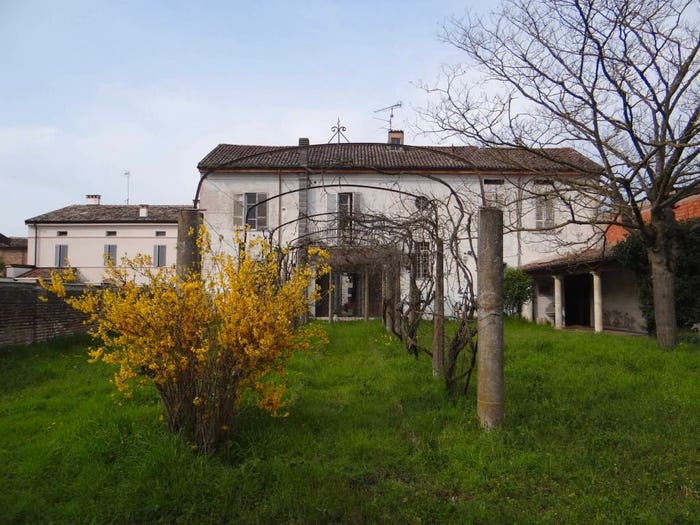 Casa con 6 locali in vendita in Calvatone