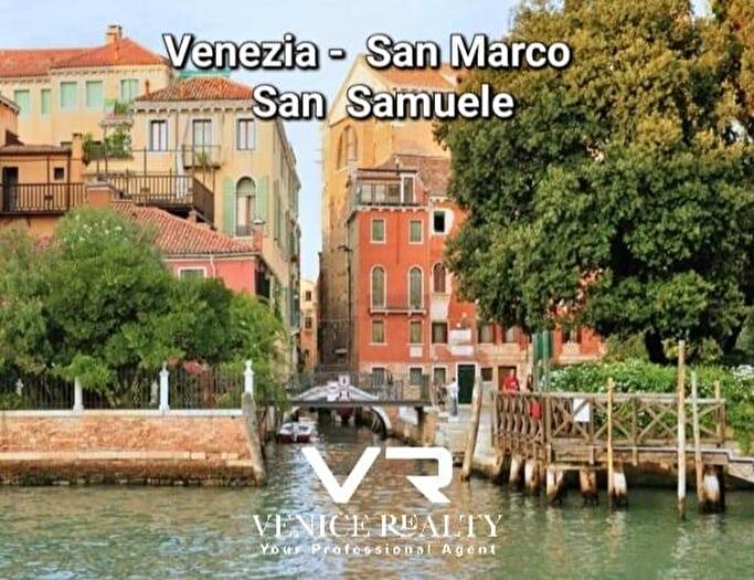Appartamento quadrilocale in vendita in Salizada San Samuele, San Marco, Venezia