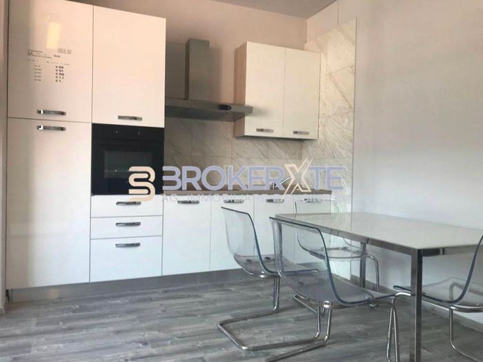 Appartamento trilocale in vendita in Via Roma, Centro, Carrara