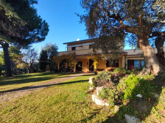 Casa con 6 locali in vendita in Località Roncosambaccio, San Biagio Roncosambaccio, Fano