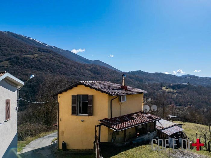 Casa bilocale in vendita in Via San Nicola, Santo Stefano, Fiamignano