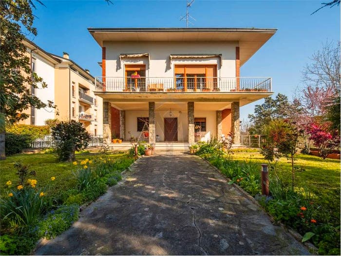 Casa con 6 locali in vendita in via Govi, Centro, Cavriago