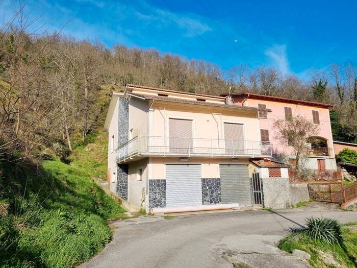 Casa con 5 locali in vendita in Frazione Scagnelli, Lumarzo