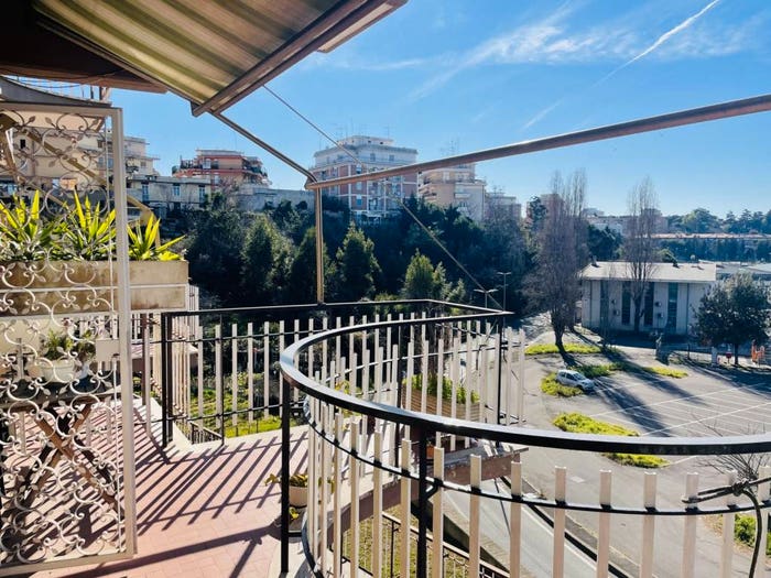 Casa con 5 locali in vendita in Via Vittorio Codeluppi, Torrevecchia, Roma