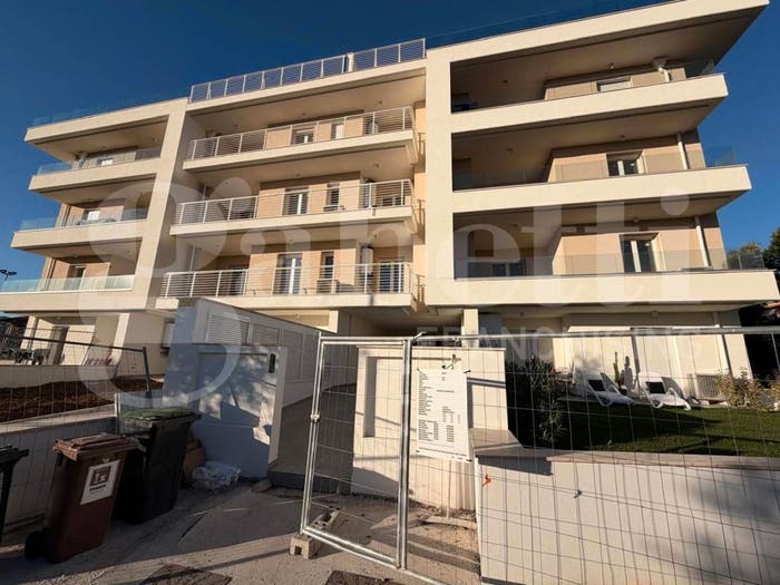 Appartamento trilocale in vendita in Via G Iustini snc, Villa Rosa, Martinsicuro