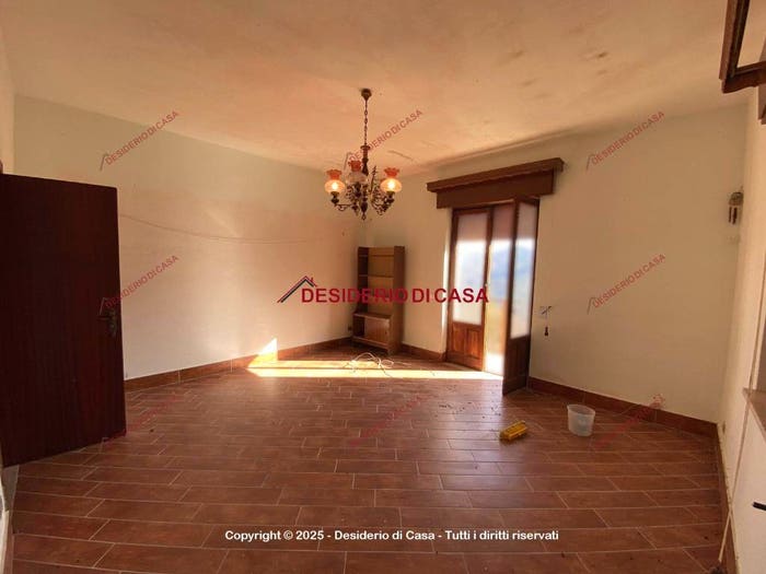Appartamento trilocale in vendita in Strada Provinciale Tortoriciana, Tortorici