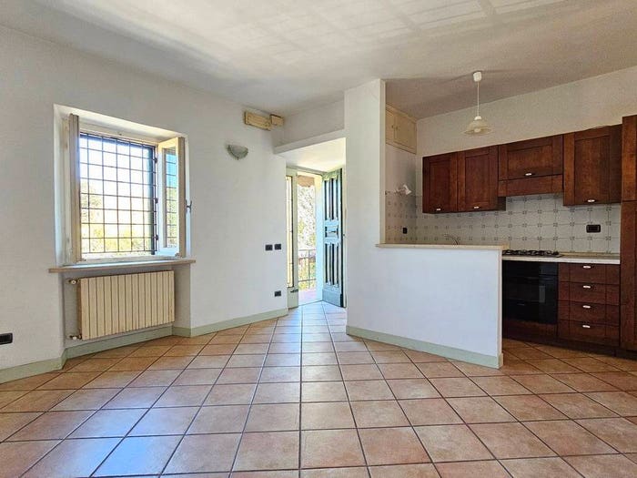 Appartamento trilocale in vendita in Ss, Baschi