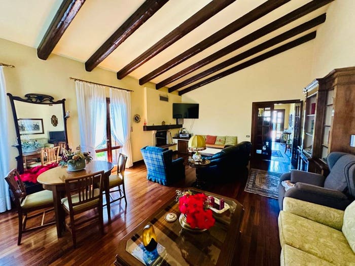 Casa quadrilocale in vendita in Via Monteferro, Centro, Pianezze