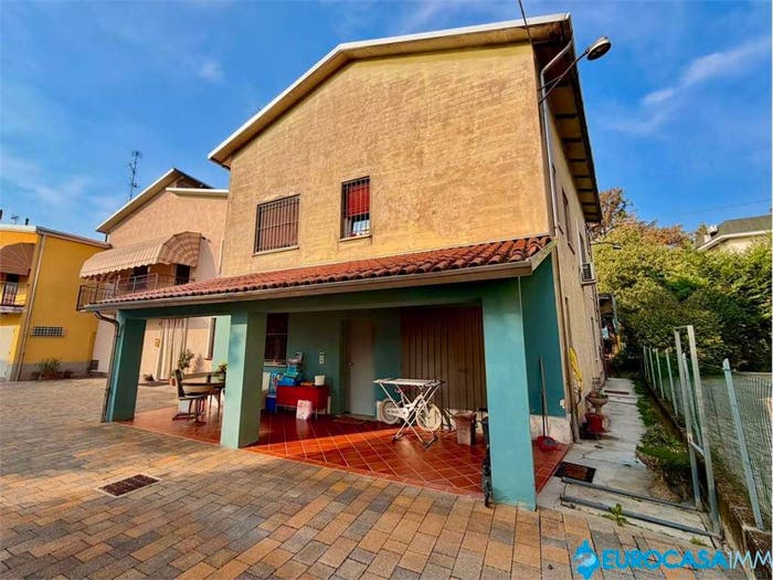 Casa con 5 locali in vendita in via della libertà, Centro, Rio Saliceto