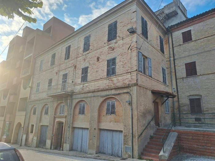 Casa con 6 locali in vendita in Centro, Montefano