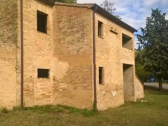 Casa con 5 locali in vendita in Contrada Capponi, Montalto delle Marche