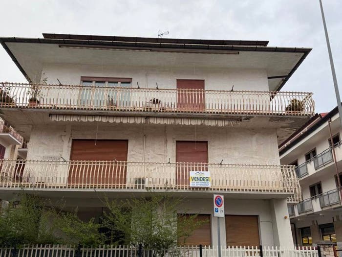 Appartamento con 6 locali in vendita in Via Vincenzo Bellini, Centro, Fondi