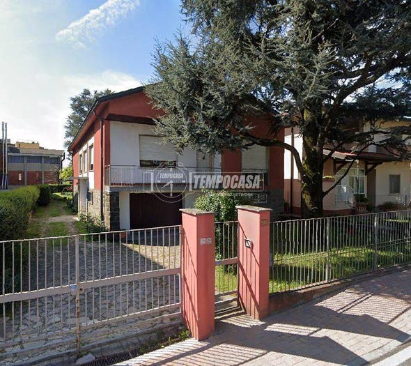 Casa con 5 locali in vendita in Calvenzano