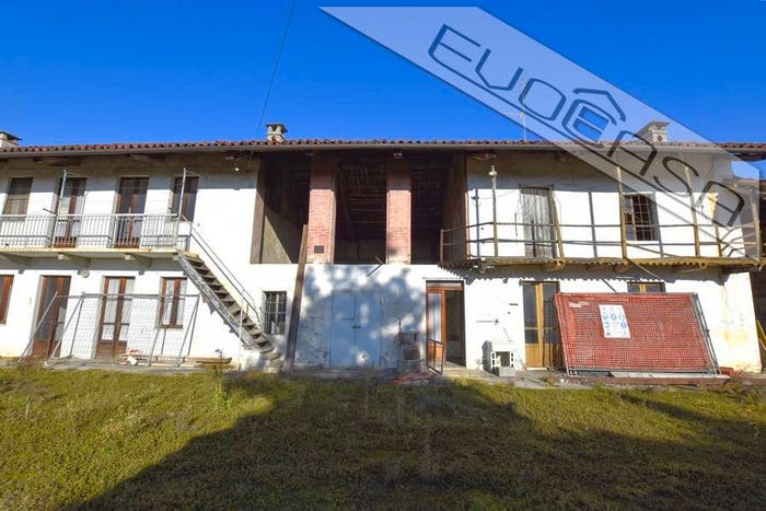 Casa con 6 locali in vendita in Frazione Stella, Stella, Macello